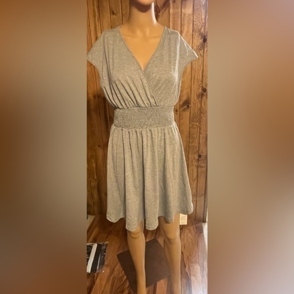 NWT - CUPSHE Women Heathered Knit Smocked Dress size medium - Picture 5 of 9